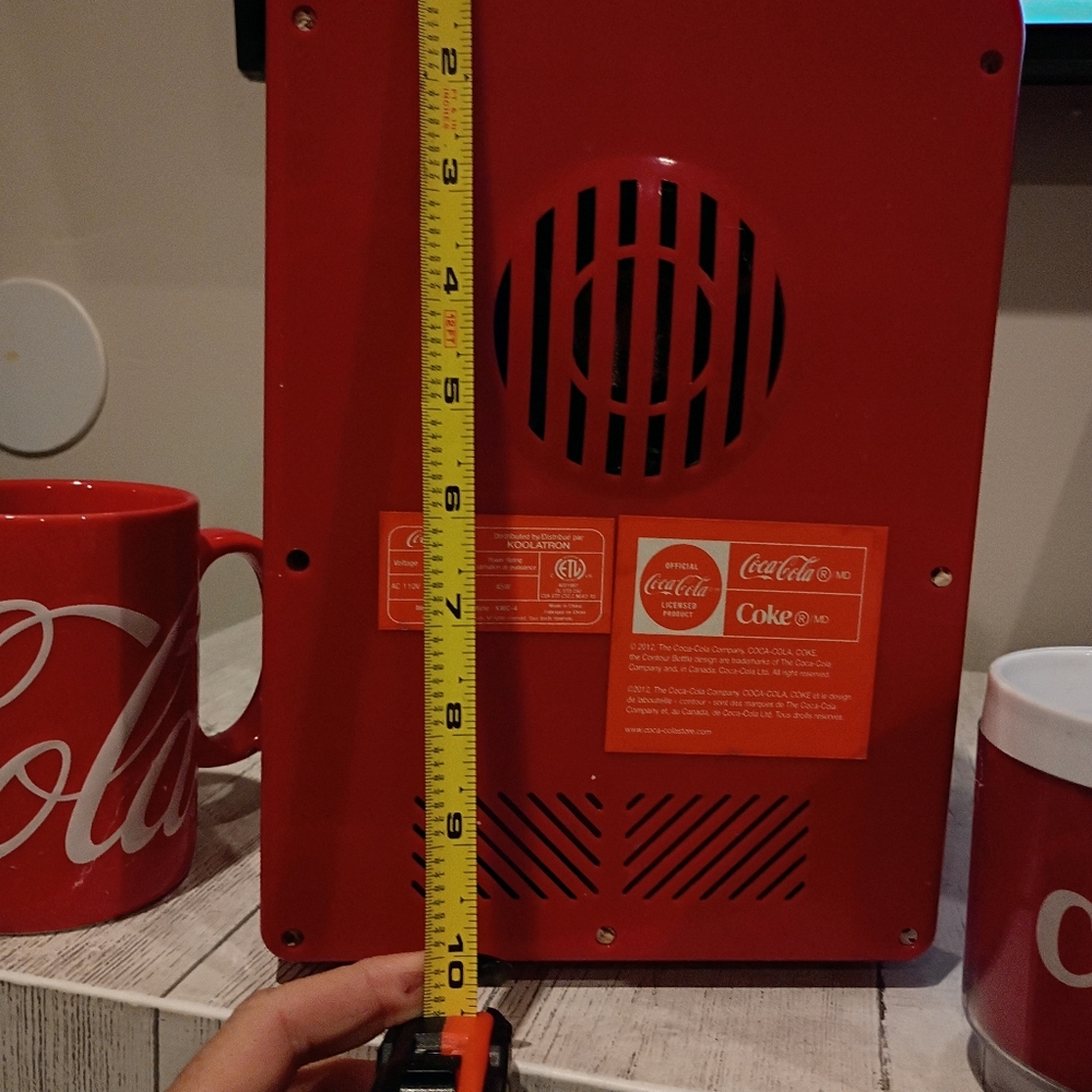 COCA COLA FRIDGE, TOBOGGAN, VINTAGE MUG, NEW MUG LOT - Picture 8 of 9